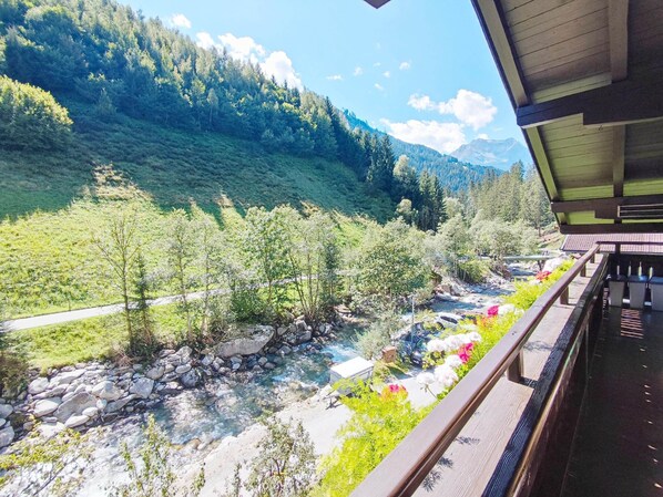 House | Balcony - Chalet in Tirol by Zillertal Ski Slopes (Brandberg)