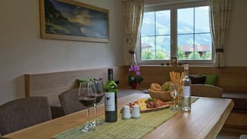 Apartment | Dining