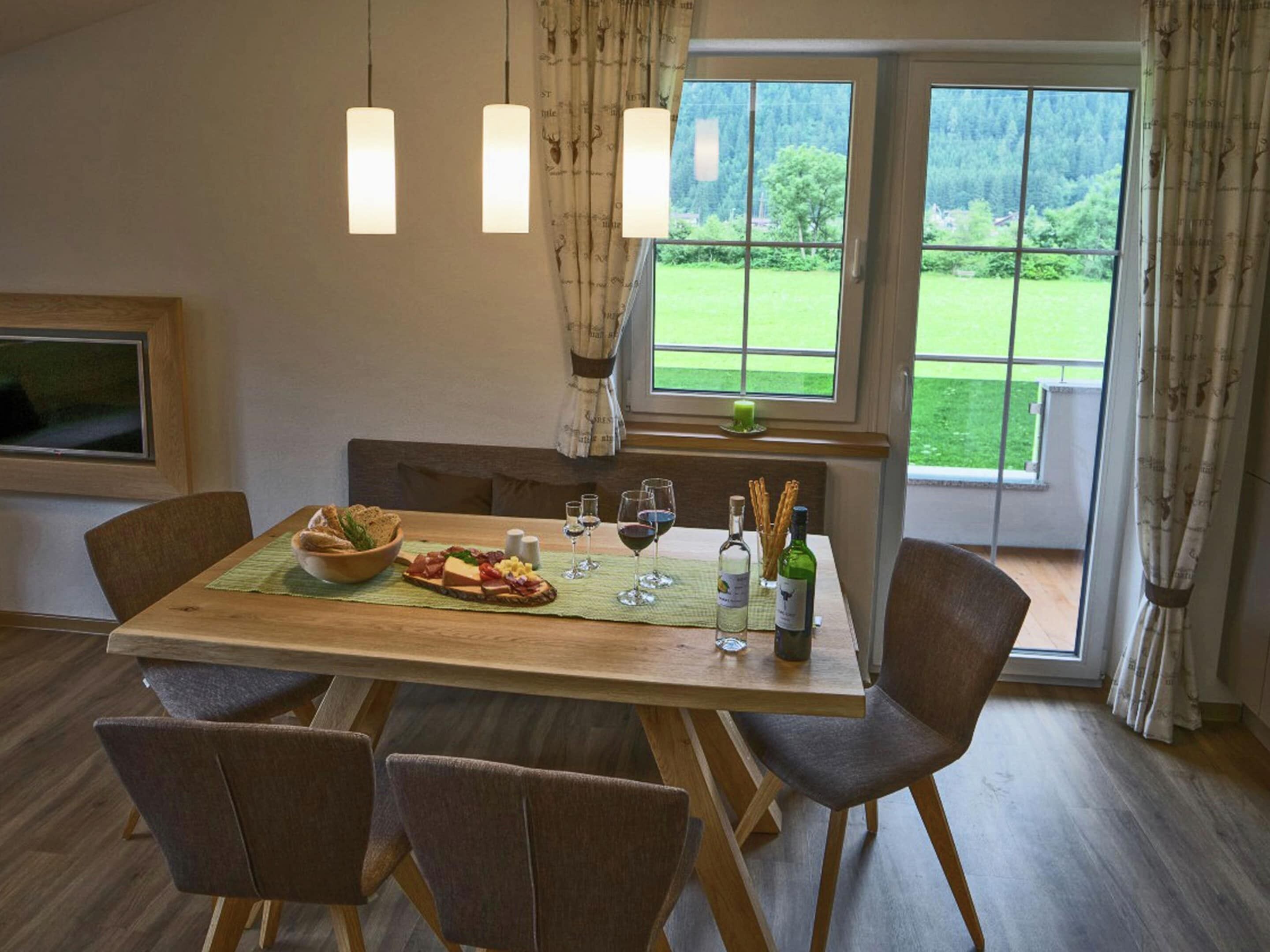 Huoneisto | Ruokailu