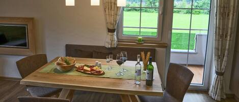 Apartment | Dining