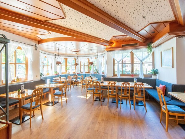 Apartment | Dining - Group Holiday Apartment in Oberau With Pool use (Wildschönau)