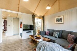 Cottage | Living area - Lodge 18 (Wareham)