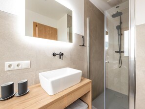 Apartment | Badezimmer
