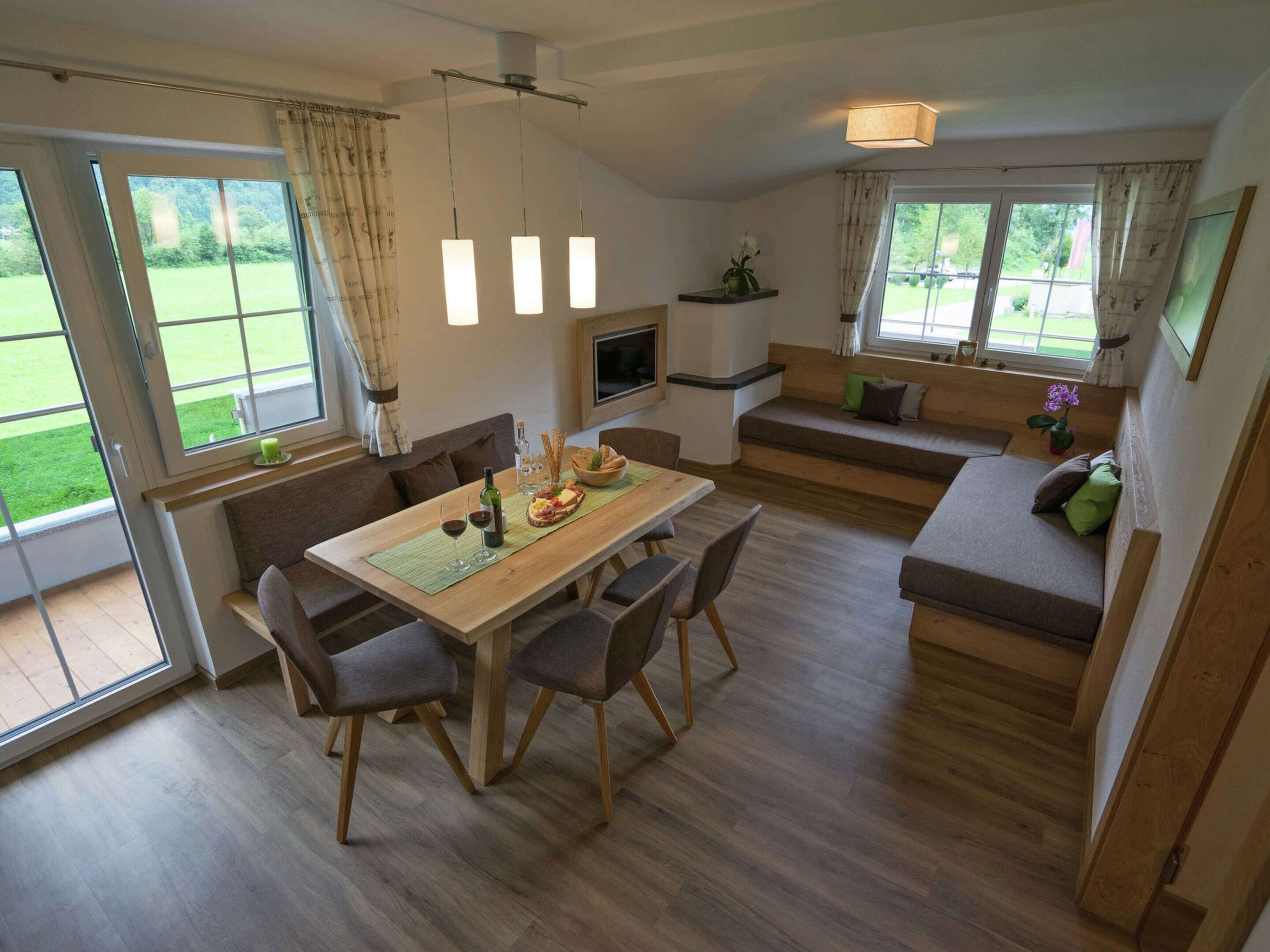 Apartment | Dining