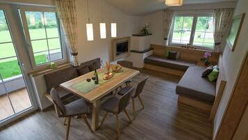 Apartment | Dining