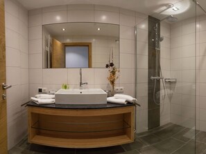 Apartment | Badezimmer