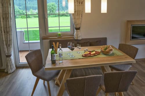 Apartment | Dining