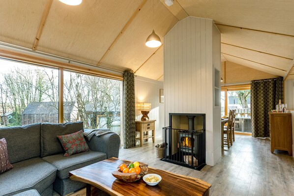 Cottage | Living area - Lodge 17 (Wareham)