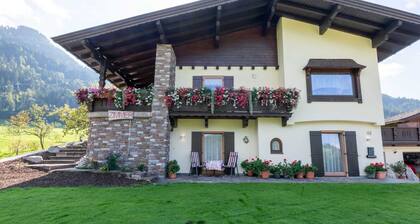 Apartment in Tyrol 100 m to the Mountain Railway