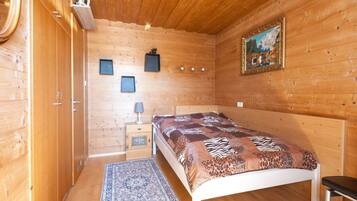 Apartment | 1 bedroom, individually furnished, bed sheets