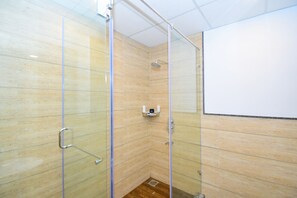 Premium Apartment | Bathroom | Shower, rainfall showerhead, towels, soap - Cliffton Valley by Dumnu Homes (Shimla)