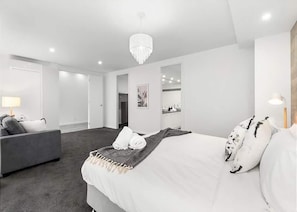 4 bedrooms, free WiFi, bed sheets