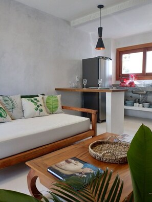 Comfort Bungalow (Casa Quiepe) | Living area | Smart speakers - Casa Paula (Maraú)