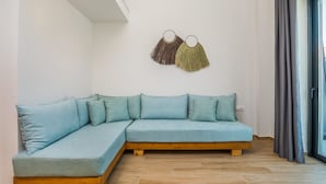 Quadruple Room | Peralatan tempat tidur premium, gebar bulu kapas, tilam berlapik 