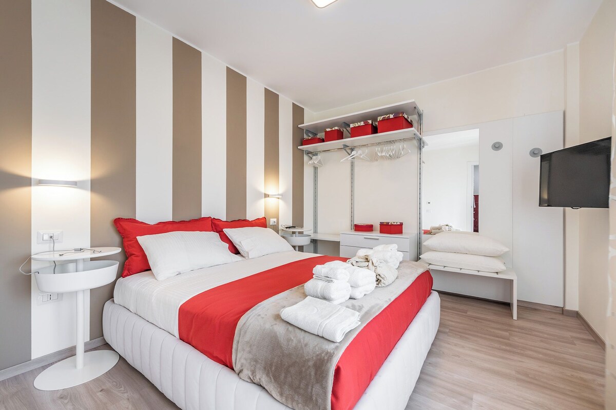 Deluxe Room, 1 Queen Bed, City View