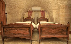 Standard-Zweibettzimmer | Hochwertige Bettwaren, kostenloses WLAN, Bettwäsche