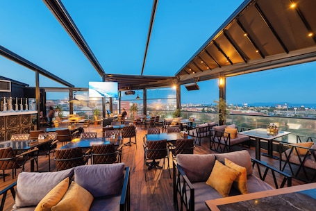 Terraza en la azotea. Grand Abimo Hotel