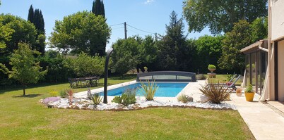 South-facing detached house with private pool