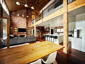 Dining - Gorgeous Stone Barn in the Adelaide Hills (Mount Torrens)