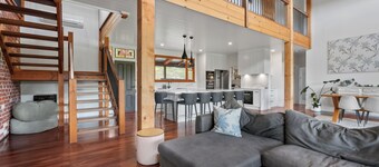 Gorgeous Stone Barn in the Adelaide Hills