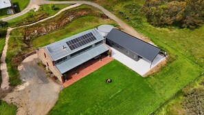 Exterior - Gorgeous Stone Barn in the Adelaide Hills (Mount Torrens)