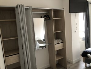 Decoración individual, mobiliario individual, escritorio