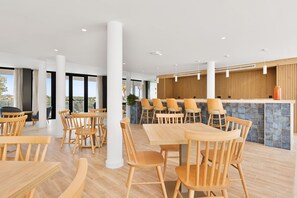 Snack bar