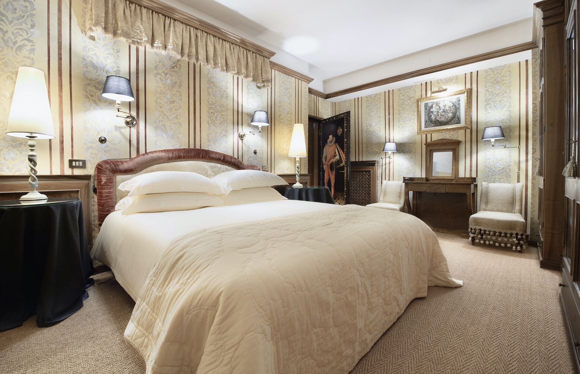 8 Schlafzimmer, Internetzugang, Bettwäsche