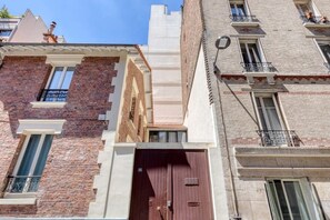 Exterior detail - Cuty Studio in a Secret Courtyard Montmartre (1) (Paris)