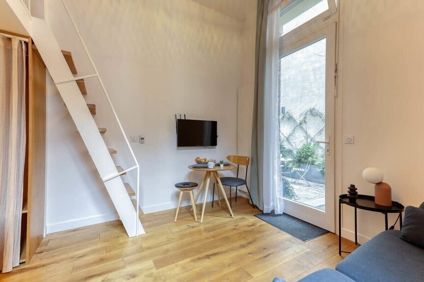 Cuty Studio In A Secret Courtyard Montmartre (1) - Paris