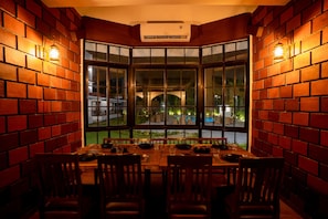 Restaurant - VAARSA (Alibag)