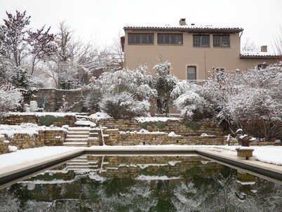 In the heart of the Grand Luberon, a SWIMMING POOL, a QUIET, comfortable home.