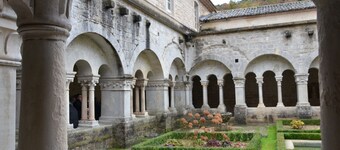 In the heart of the Grand LUBERON, a SWIMMING POOL, CALMNESS