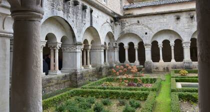 In the heart of the Grand LUBERON, a SWIMMING POOL, CALMNESS