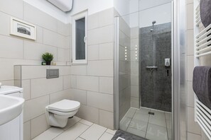 Bathroom - Real Apartments Kertész II. (Budapest)