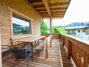 House | Balcony - Holiday Home Brixen Valley Ski Bus Access (Hopfgarten im Brixental)