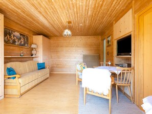 Apartment | Living room - Apartment in Tyrol in an Attractive Area (Sankt Johann in Tirol)