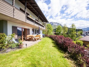 Apartment | Garden - Apartment in Tyrol in an Attractive Area (Sankt Johann in Tirol)