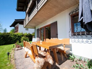 Apartment | Balcony - Apartment in Tyrol in an Attractive Area (Sankt Johann in Tirol)