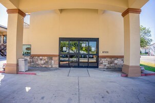 Entrada al alojamiento