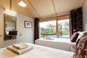Cottage | 2 bedrooms, individually decorated, individually furnished, free WiFi - Lodge 15 (Wareham)