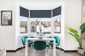 Dining - Stylish Yorkshire Gem (Castleford)