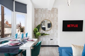 Dining - Stylish Yorkshire Gem (Castleford)
