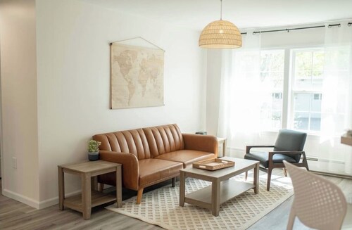 Downtown Alex Bay home- Newly Renovated!