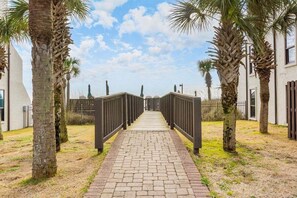 Property grounds - Largo Mar 143- FREE Beach Chairs! Great Spring and Summer Price! (Panama City Beach)
