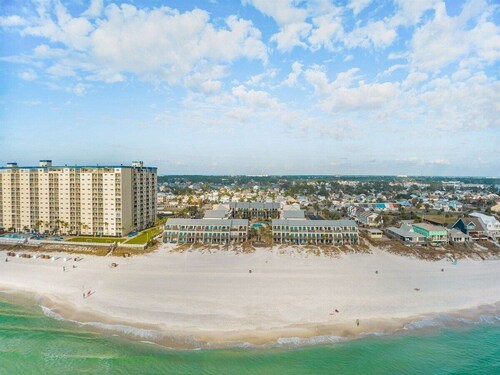 Largo Mar 143- FREE Beach Chairs! Great Spring and Summer Price!