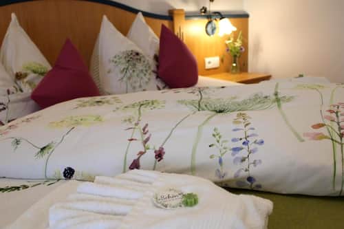 Apartment | 2 bedrooms, individually furnished, bed sheets