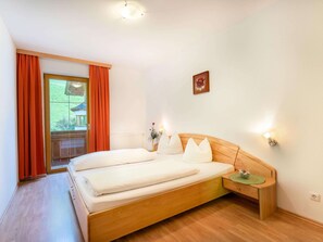 Apartment | 3 bedrooms, individually furnished, bed sheets - Apartment in Stubaital Near Ski Lift (Neustift Im Stubaital)
