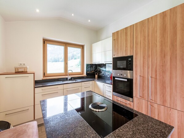 Apartment | Private kitchen | Microwave, electric kettle - Apartment in Saalfelden am Steinernen Meer (Saalfelden am Steinernen Meer)