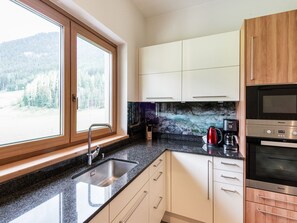 Apartment | Private kitchen | Microwave, electric kettle - Apartment in Saalfelden am Steinernen Meer (Saalfelden am Steinernen Meer)